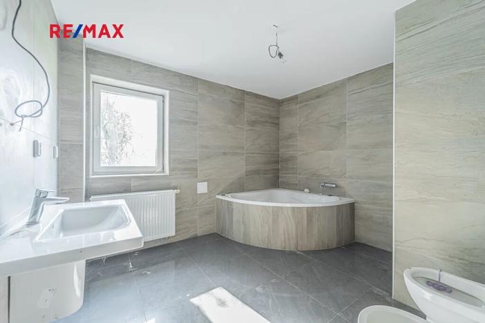 Prodej rodinného domu, Vinařice, 382 m2