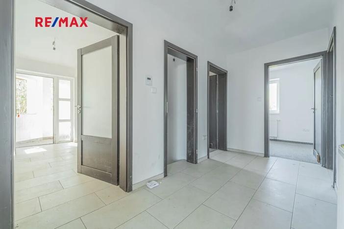 Prodej rodinného domu, Vinařice, 382 m2