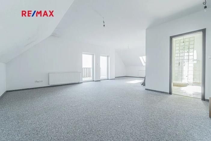 Prodej rodinného domu, Vinařice, 382 m2