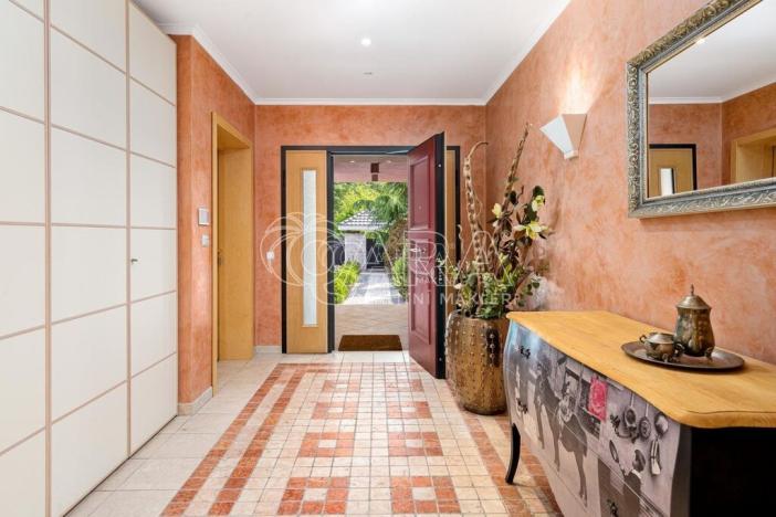 Prodej rodinného domu, Praha - Kolovraty, V louce, 495 m2