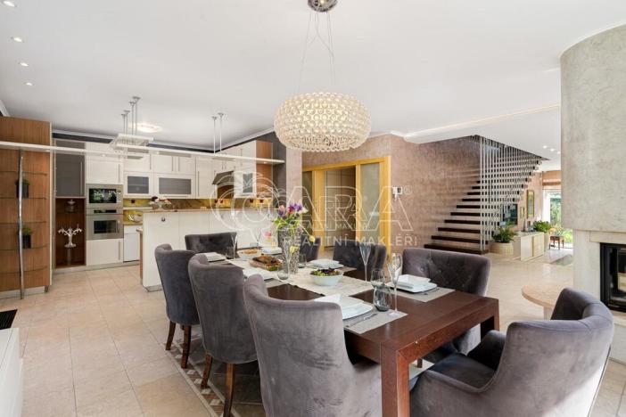 Prodej rodinného domu, Praha - Kolovraty, V louce, 495 m2