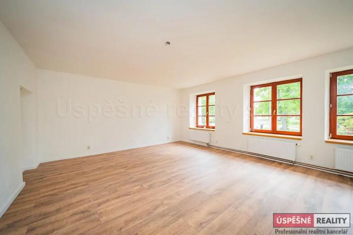 Prodej komerční nemovitosti, Chožov, 737 m2