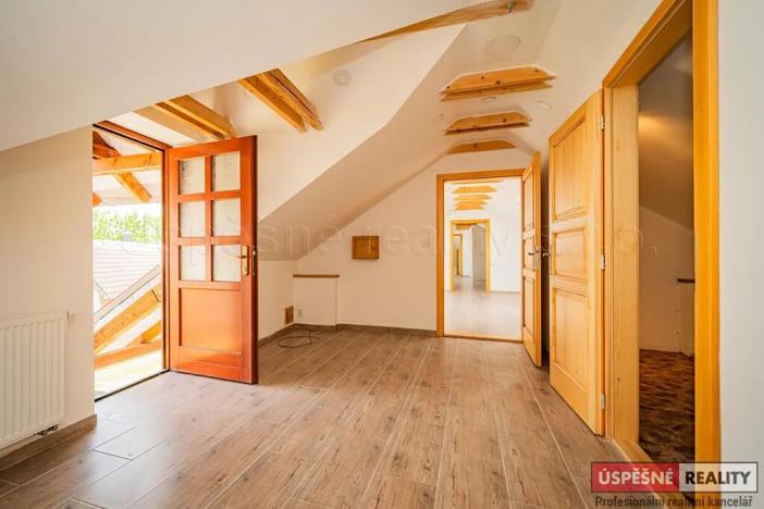 Prodej komerční nemovitosti, Chožov, 737 m2