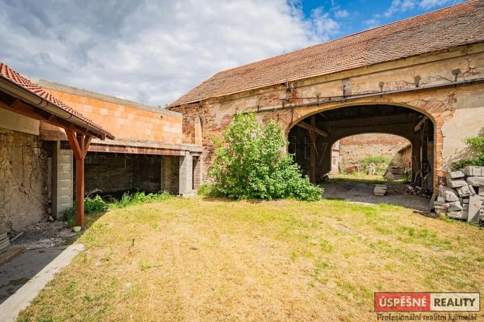 Prodej komerční nemovitosti, Chožov, 737 m2