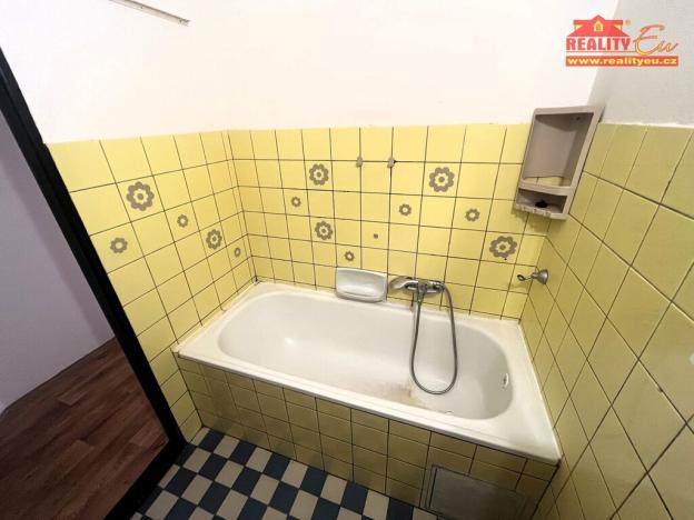 Pronájem bytu 1+1, Náchod, Borská, 30 m2