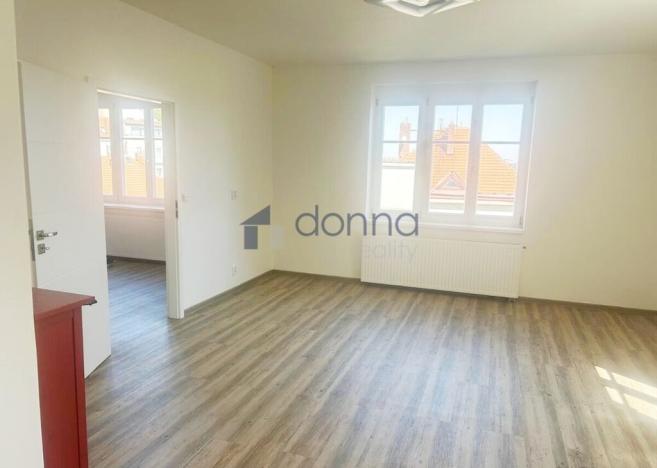 Pronájem bytu 2+1, Praha, Na Konvářce, 77 m2