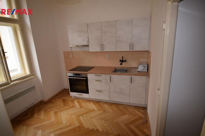 Pronájem bytu 1+1, Písek - Vnitřní Město, Chelčického, 31 m2