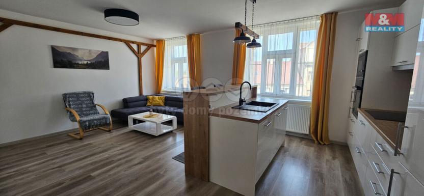 Prodej bytu 2+kk, Přelouč, Václavské náměstí, 72 m2