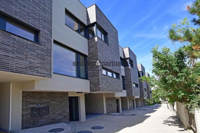 Pronájem rodinného domu, Praha - Háje, V Hájích, 220 m2