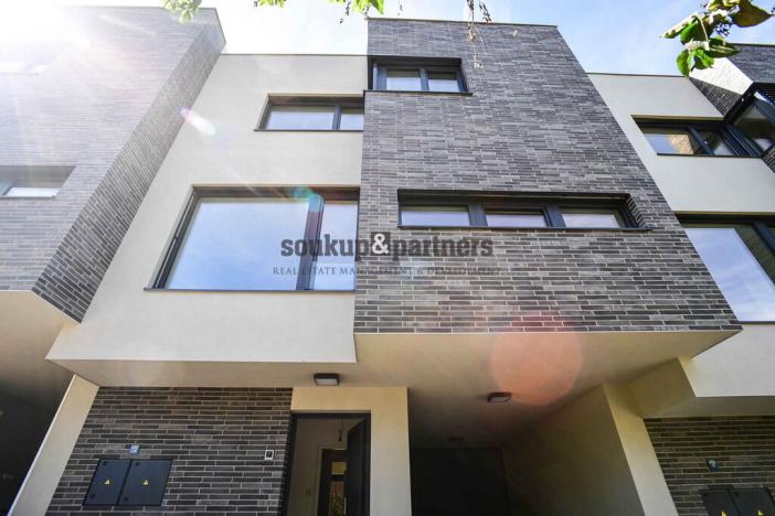 Pronájem rodinného domu, Praha - Háje, V Hájích, 220 m2