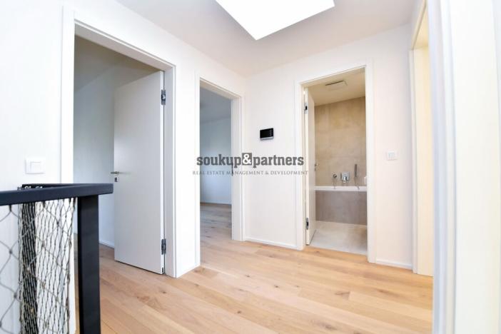 Pronájem rodinného domu, Praha - Háje, V Hájích, 220 m2