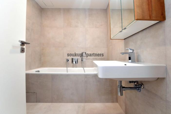 Pronájem rodinného domu, Praha - Háje, V Hájích, 220 m2