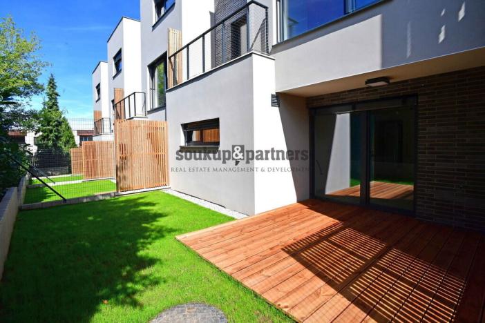 Pronájem rodinného domu, Praha - Háje, V Hájích, 220 m2