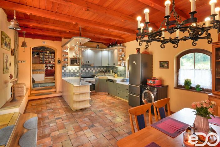 Prodej rodinného domu, Úpice - Radeč, 250 m2