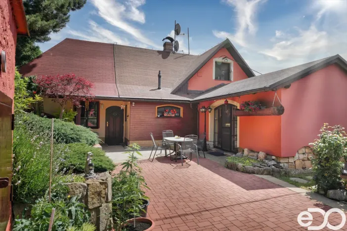 Prodej rodinného domu, Úpice - Radeč, 250 m2