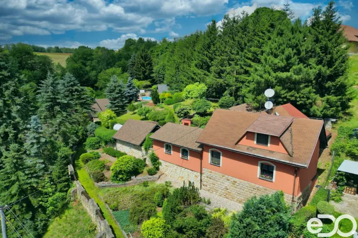 Prodej rodinného domu, Úpice - Radeč, 250 m2