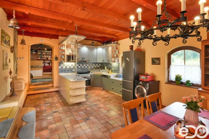 Prodej rodinného domu, Úpice - Radeč, 250 m2