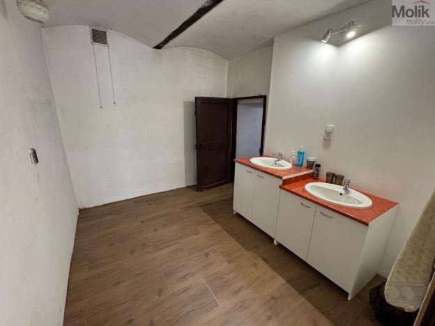 Prodej rodinného domu, Velečín, 300 m2