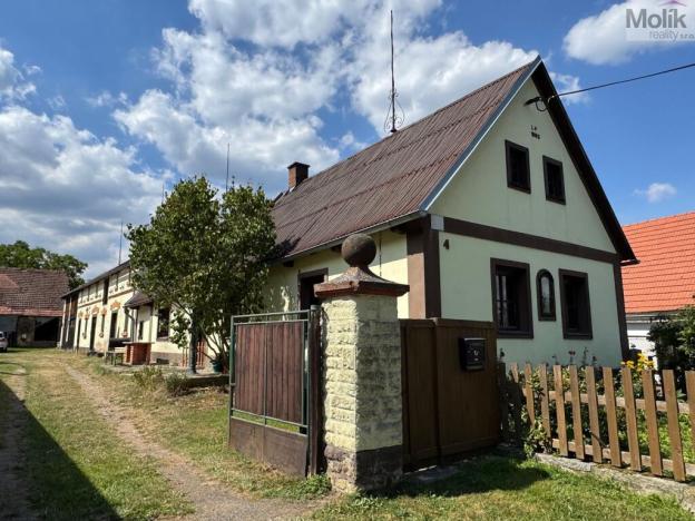 Prodej rodinného domu, Velečín, 300 m2