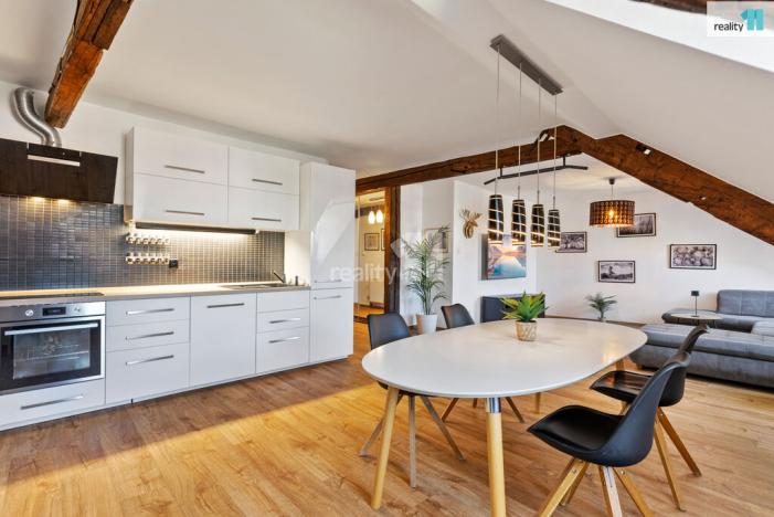 Prodej bytu 3+kk, Chrastava, náměstí 1. máje, 156 m2