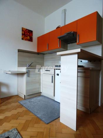 Pronájem bytu 1+kk, Náměšť nad Oslavou, 25 m2