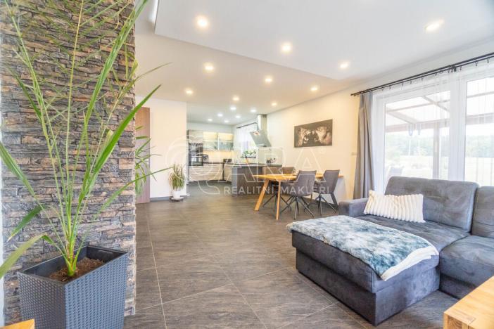 Prodej rodinného domu, Rožmitál pod Třemšínem - Zalány, 180 m2