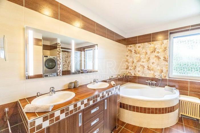 Prodej rodinného domu, Rožmitál pod Třemšínem, 180 m2