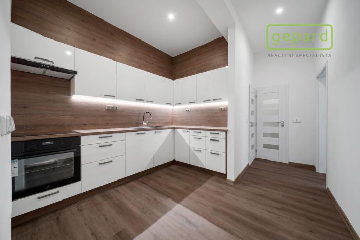 Prodej bytu 2+1, Hradec Králové, Buzulucká, 75 m2