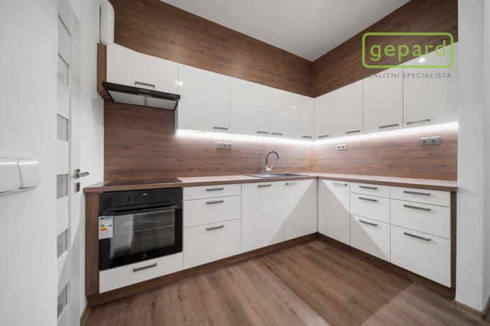 Prodej bytu 2+1, Hradec Králové, Buzulucká, 75 m2