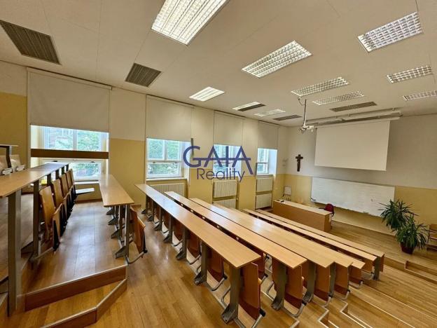 Prodej kanceláře, Kyjov, třída Komenského, 2396 m2