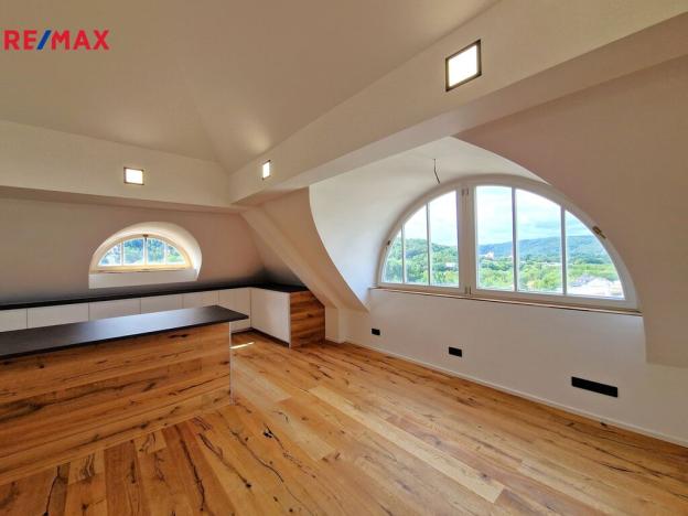 Pronájem bytu 6+kk a větší, Praha - Braník, Branická, 335 m2