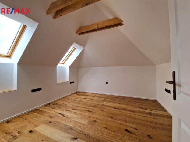 Pronájem bytu 6+kk a větší, Praha - Braník, Branická, 335 m2