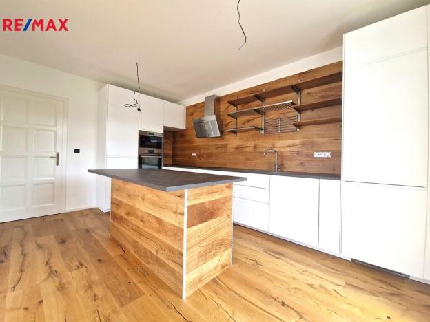 Pronájem bytu 6+kk a větší, Praha - Braník, Branická, 335 m2