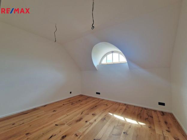 Pronájem bytu 6+kk a větší, Praha - Braník, Branická, 335 m2