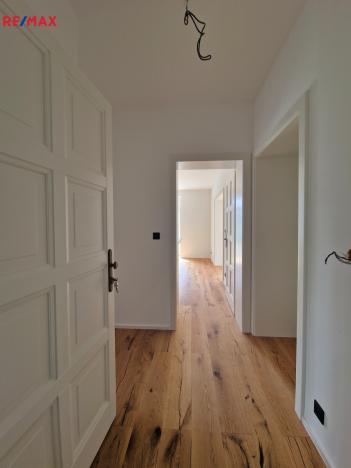 Pronájem bytu 6+kk a větší, Praha - Braník, Branická, 335 m2