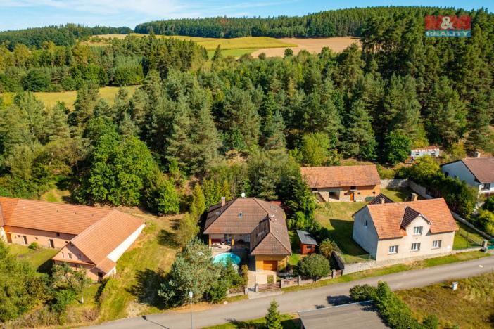 Prodej rodinného domu, Hajany, 285 m2