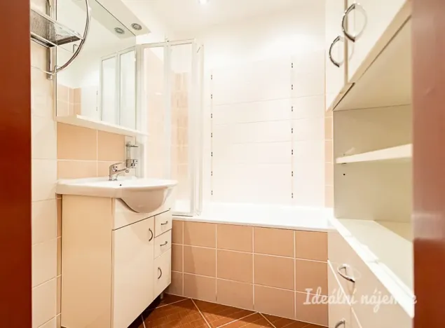 Pronájem bytu 2+kk, Praha - Černý Most, Doležalova, 45 m2