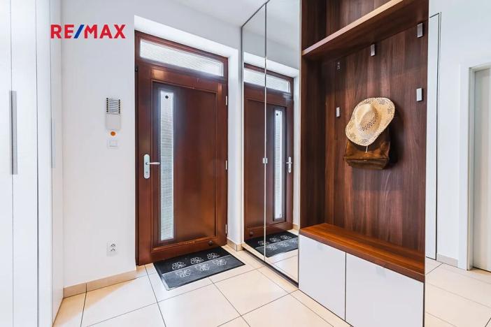 Prodej rodinného domu, Praha - Vinoř, Lipoltická, 202 m2