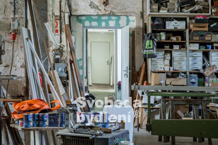 Prodej výrobních prostor, Srbice, 879 m2