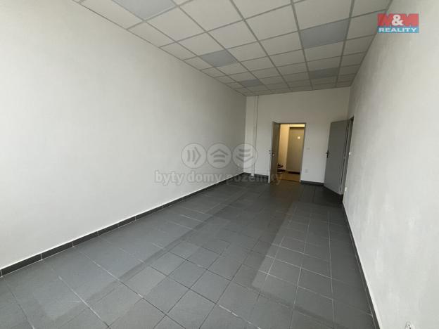 Pronájem kanceláře, Třinec - Lyžbice, nám. Svobody, 61 m2