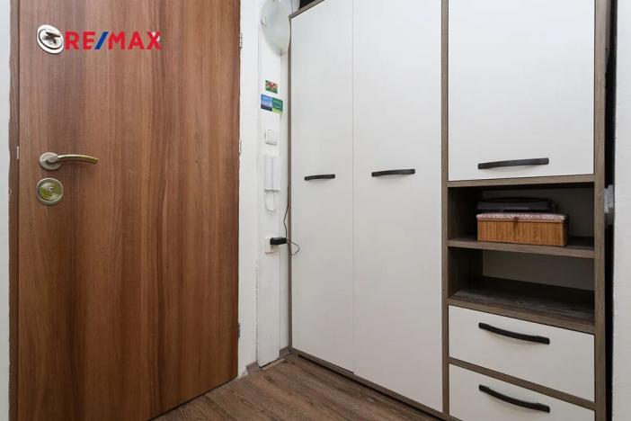 Prodej bytu 1+1, Praha - Troja, Krynická, 29 m2