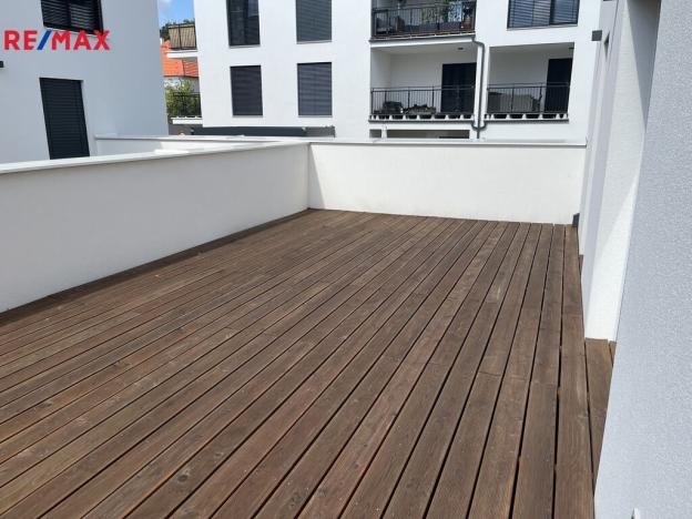 Pronájem bytu 2+kk, Zlín, Tyršovo nábřeží, 66 m2