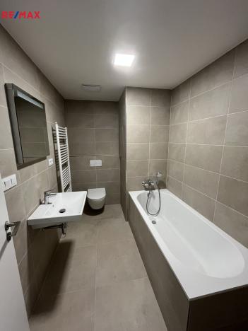 Pronájem bytu 2+kk, Zlín, Tyršovo nábřeží, 66 m2