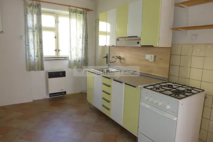 Prodej bytu 2+1, Plzeň - Doubravka, Železničářská, 70 m2