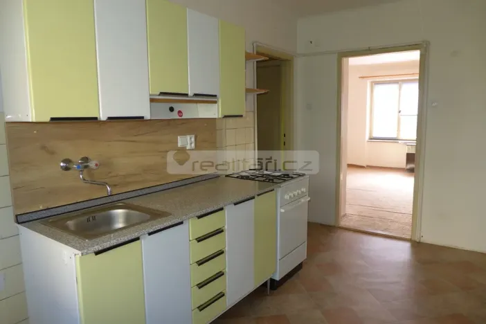 Prodej bytu 2+1, Plzeň - Doubravka, Železničářská, 70 m2