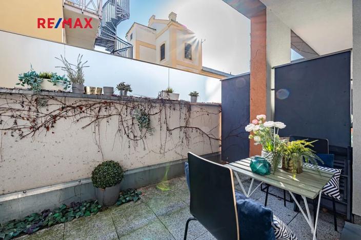 Pronájem bytu 1+kk, Praha - Vršovice, Petrohradská, 30 m2