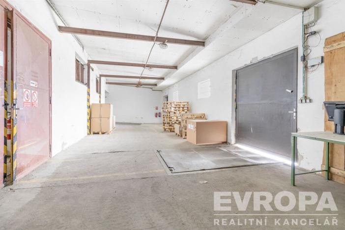 Pronájem skladu, Havlíčkův Brod, okres havlíčkův brod, 8000 m2