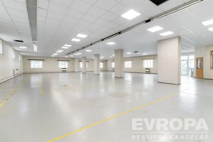 Pronájem skladu, Havlíčkův Brod, okres havlíčkův brod, 8000 m2
