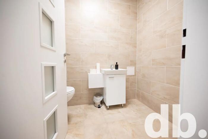 Pronájem komerční nemovitosti, Karlovy Vary, U Koupaliště, 14 m2