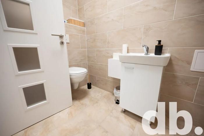 Pronájem komerční nemovitosti, Karlovy Vary, U Koupaliště, 14 m2